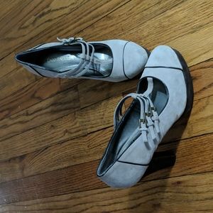 Enzo Angiolini Suede Platform High Heel shoes. Size 7.